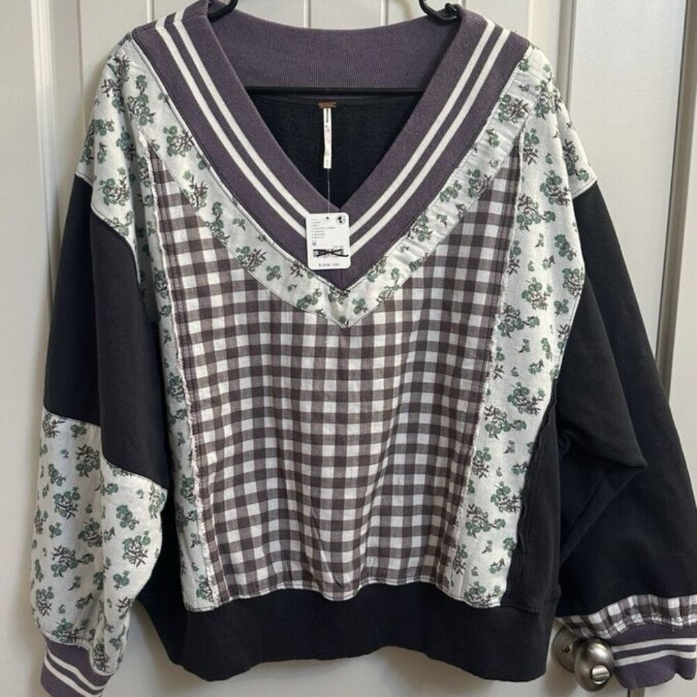 ISO Free People Lucy Sweatshirt sz XS in Gray combo or Black combo